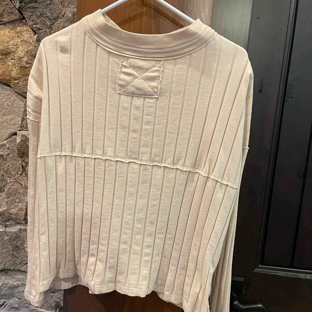 Cream crop top/flowy